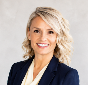 Jennifer Worthy headshot